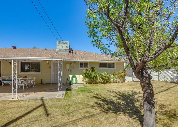 Ferienhaus Walk To Downtown: Hideaway W/ Patio *